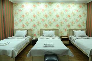 Отель Dkd-bridge Hotel Тбилиси Стандартный трехместный номер-3